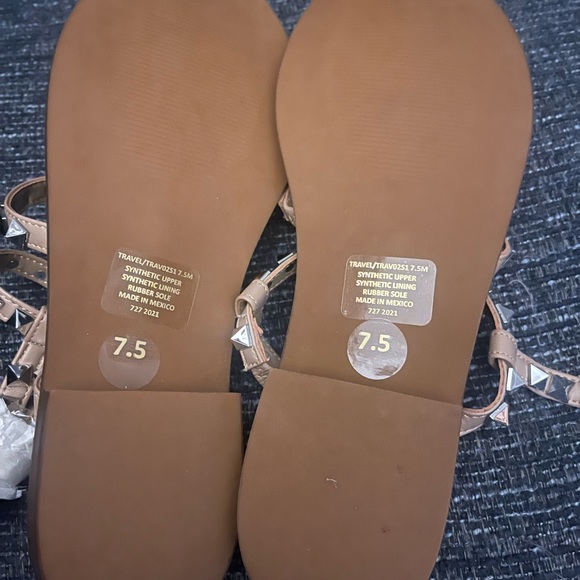 Steve Madden Nude Sandals - Picture 3 of 4